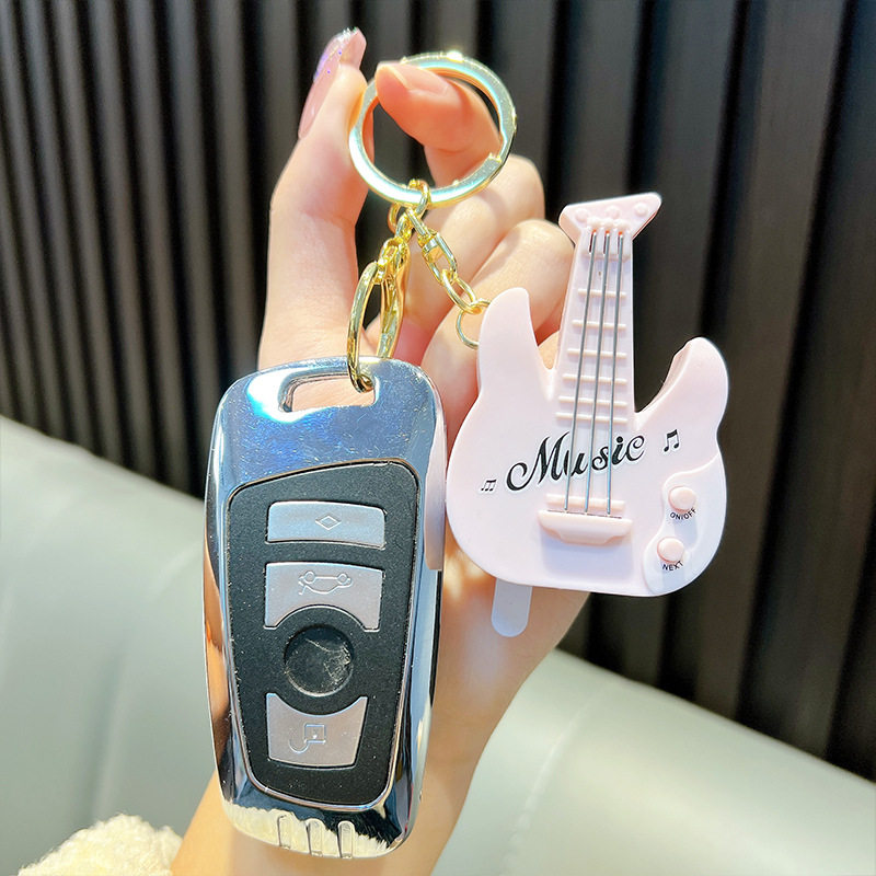 卡通电吉他钥匙扣音乐玩具汽车钥匙链包包挂件爪机礼品货源