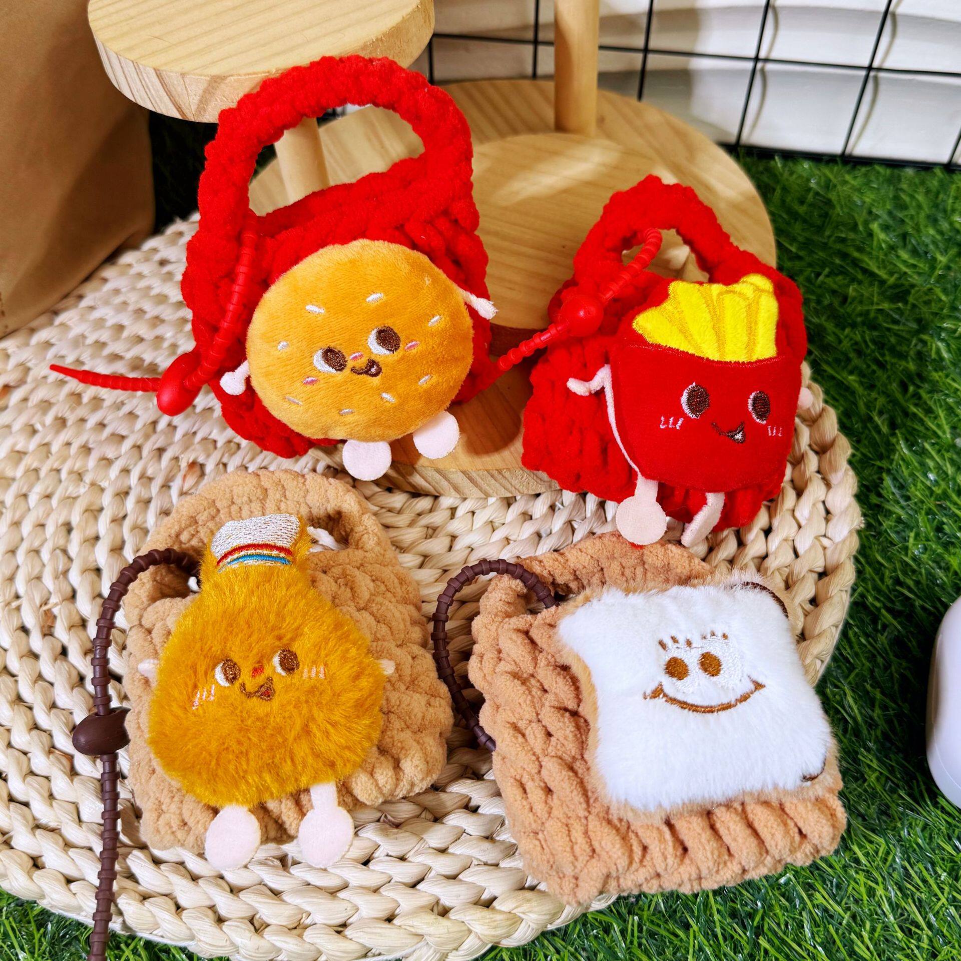 成品毛绒耳机包零钱包卡通汉堡薯条土司鸡腿可爱硬币包钥匙扣挂件