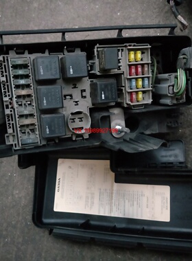 05款沃尔沃富豪S80发动机舱机头保险丝盒灯光保险丝继电器盒原装