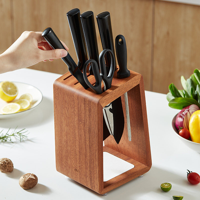 实木打造，通风沥水，整洁收纳，保护刀刃。