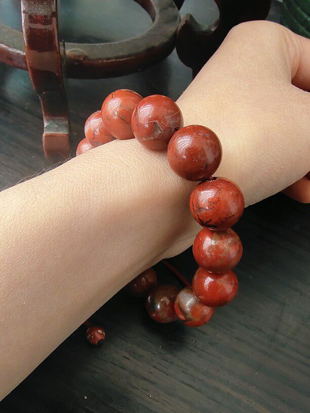 纯天然红石火山浆火山岩手串大小可调节玛瑙玉佛珠包邮假一赔十