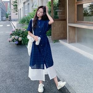 韩系格子拼接连衣裙女2025夏季新款时尚气质设计感藏青色衬衫长裙图片