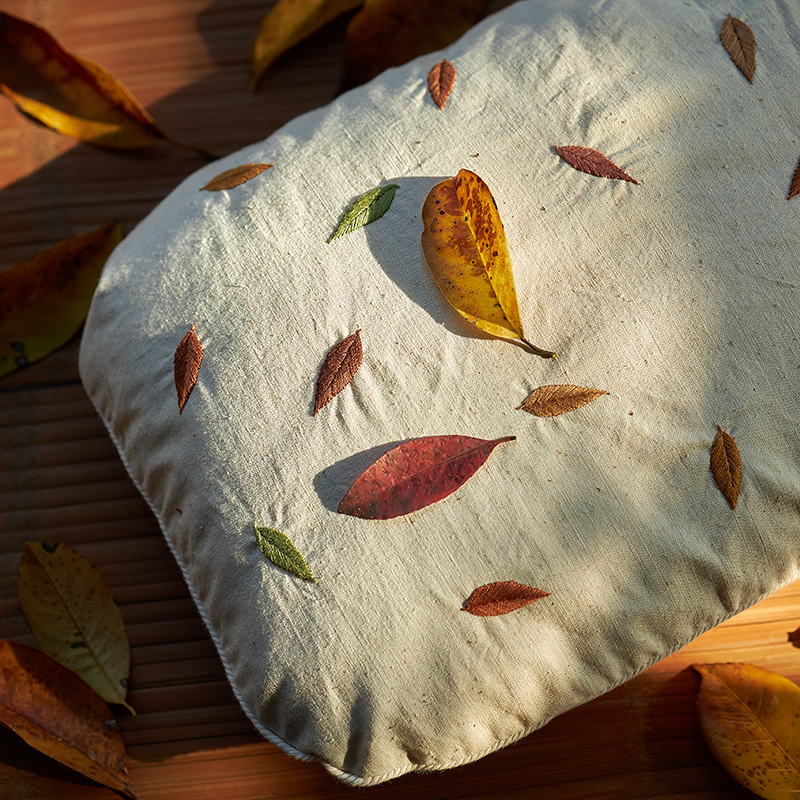 棉麻老布手工刺绣树叶枕头荞麦