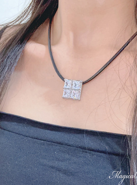 女气质百搭闪钻方块吊坠项链