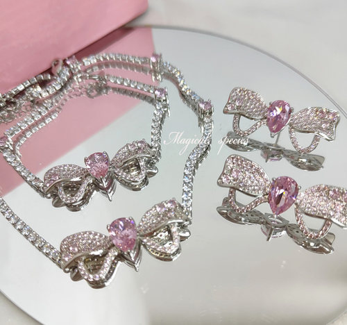 女甜美公主风粉钻蝴蝶结套装