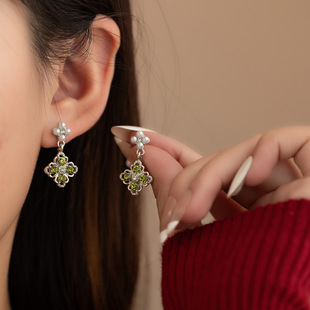 women French versatile earrings Light pearl luxury