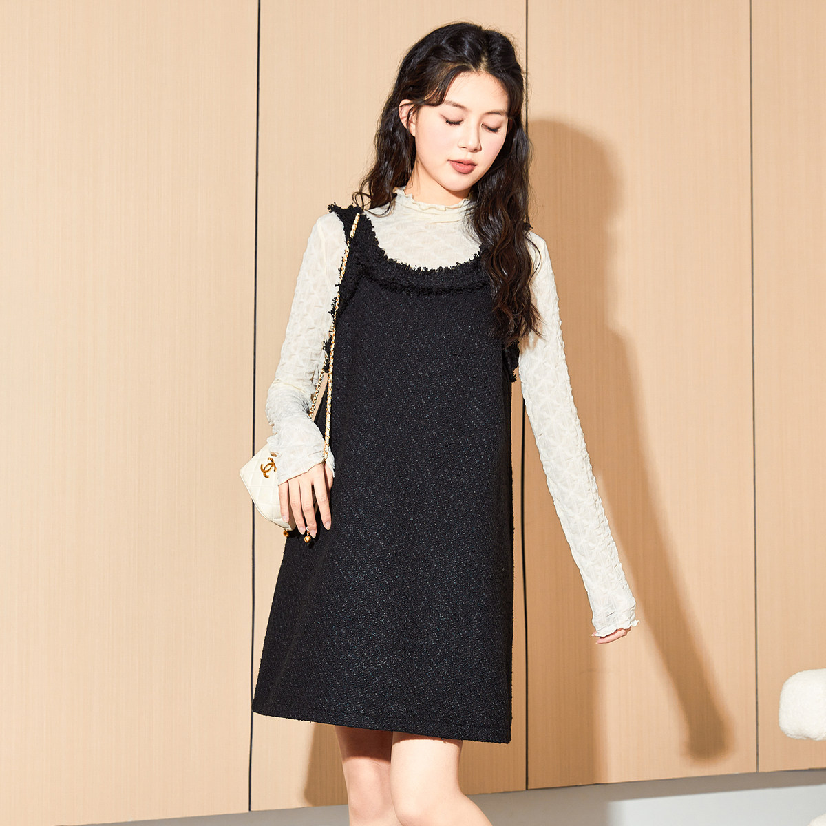 唐狮2024秋季新款背带裙女小香风气质黑色半身裙显瘦直筒裙小个子