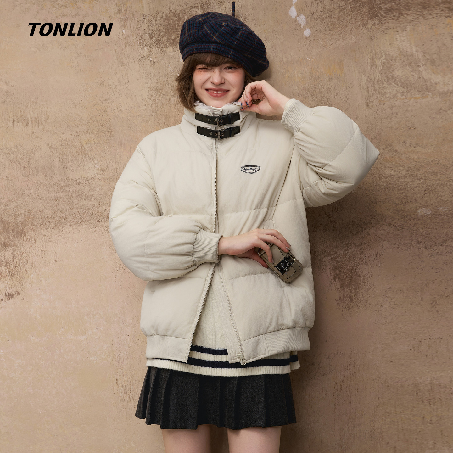 唐狮2025年冬款短款羽绒服女立领拼接设计短款羽绒外套高级感减龄