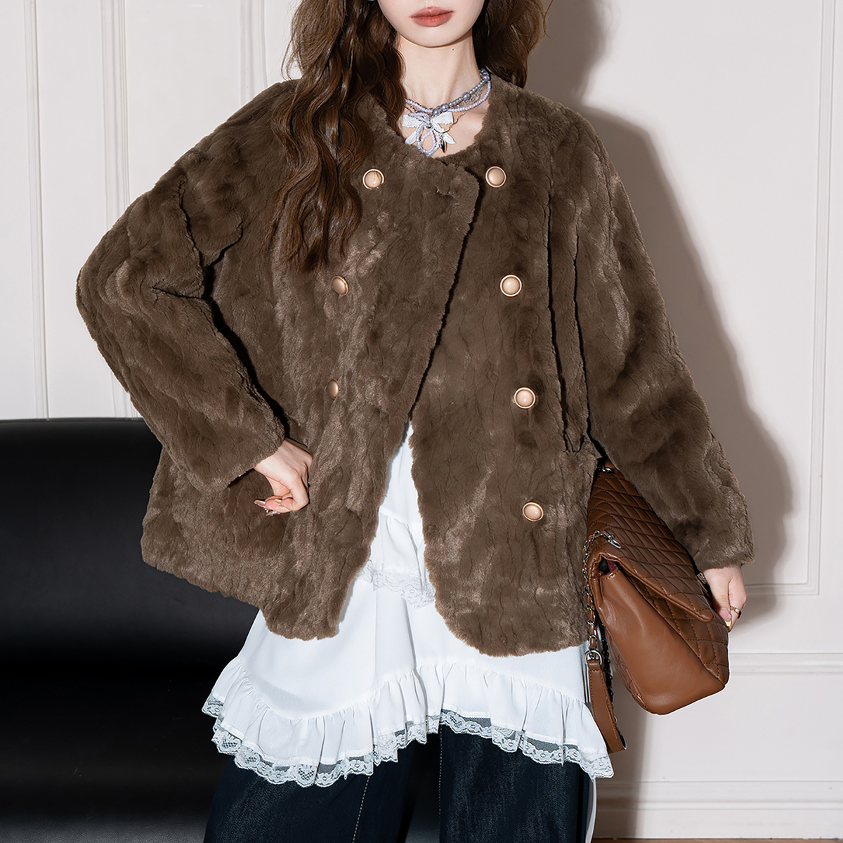 唐狮减龄短款仿皮草外套