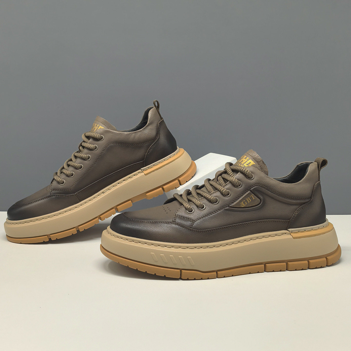 男生真皮厚底休闲鞋男款潮鞋头层牛皮欧洲站男鞋男士透气潮牌