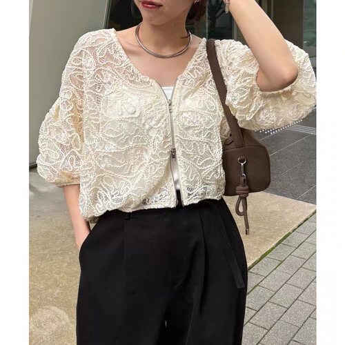 日系女装CAPRICIEUX 女装 立体蕾丝设计V领短款泡泡袖罩