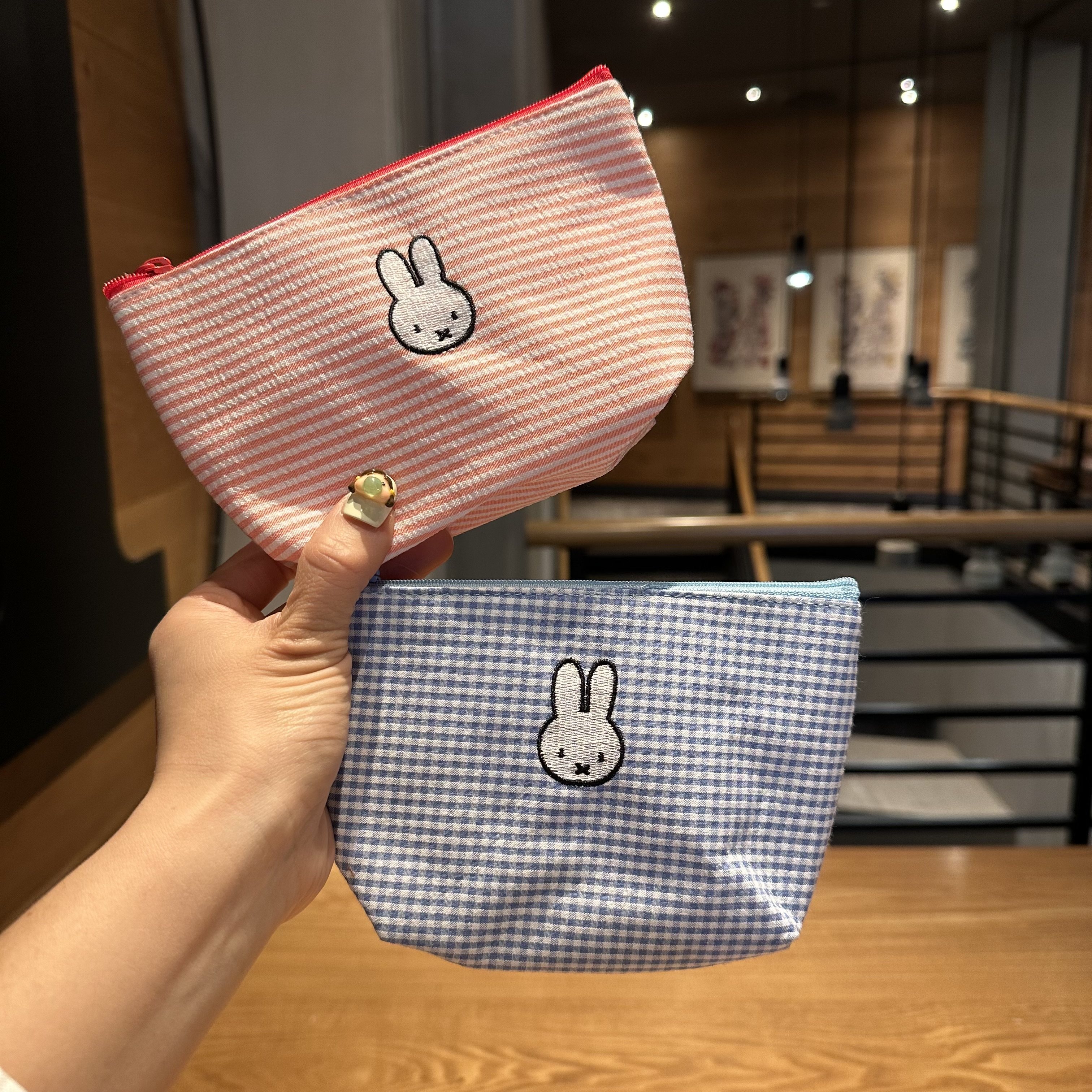 可爱卡通条纹刺绣兔耳机收纳包化妆包零钱包口红旅行便携洗漱包,收纳整理,化妆包,淘宝优惠券,粉丝福利购,淘宝优惠卷