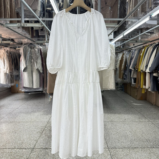 纯白刺绣法式田园风连衣裙女长款过膝夏季宽松长袖 V领肌理感裙子