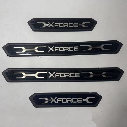 三菱XFORCE迎宾踏板门槛条防刮