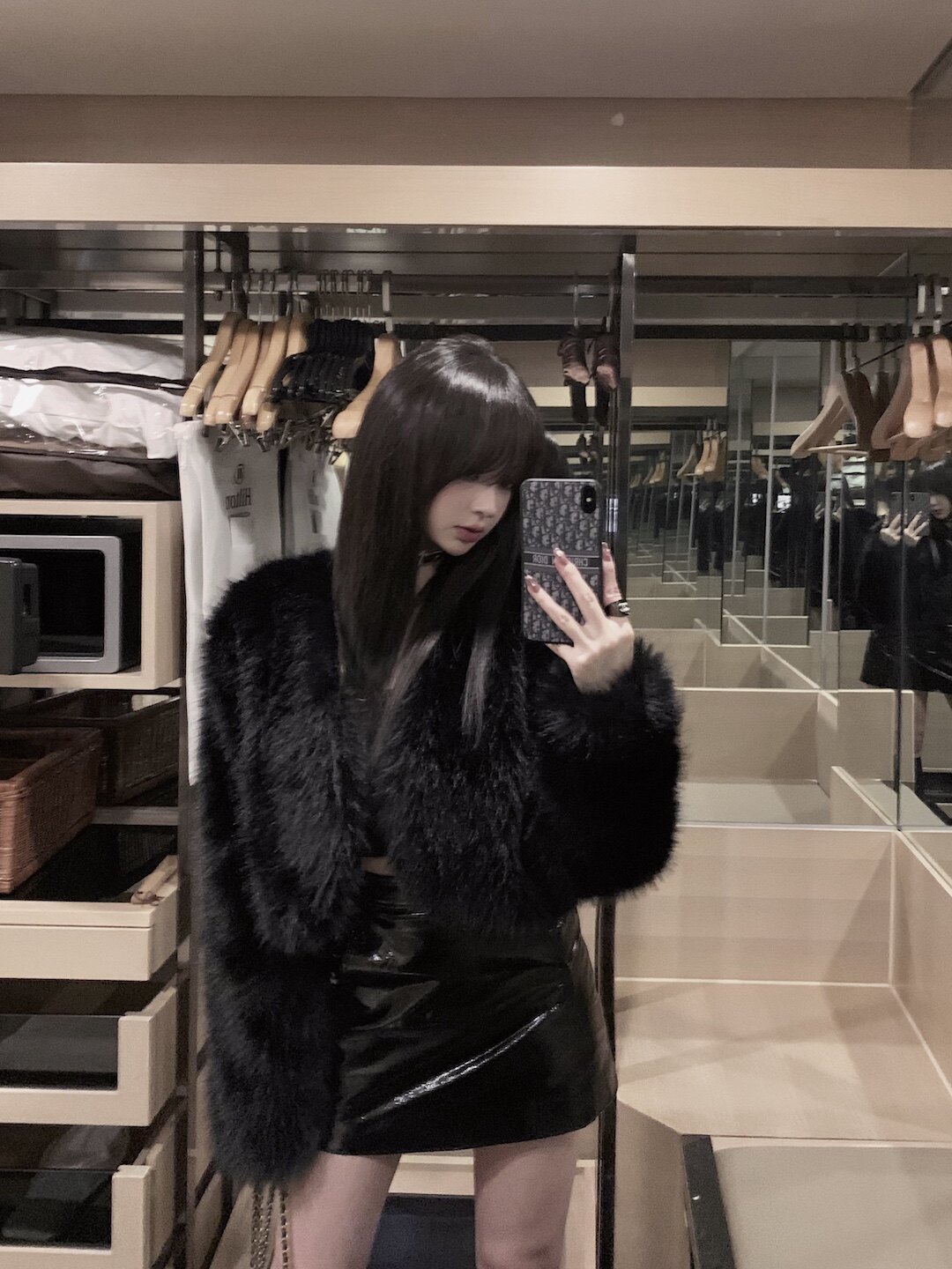 ROUGE DIAMOND女明星的冬天/黑色环保皮草毛毛外套v领小短款保暖