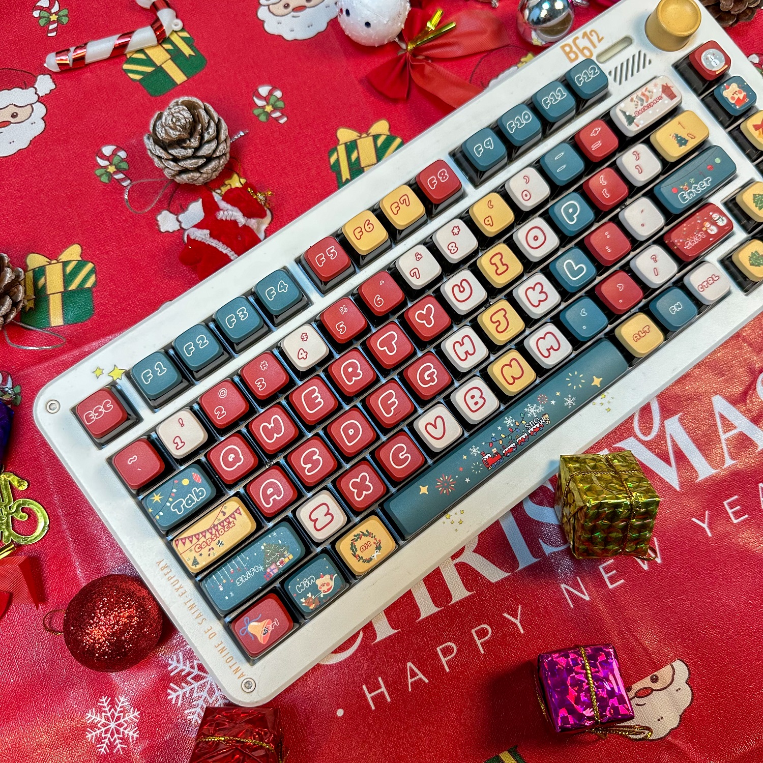 圣诞礼物主题MDA高度键帽机械键盘四面透光适配核动力60/68/75ATK