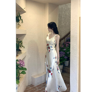 度假气质长裙2026 玫瑰印花吊带连衣裙女春修身 韩语琳 法式