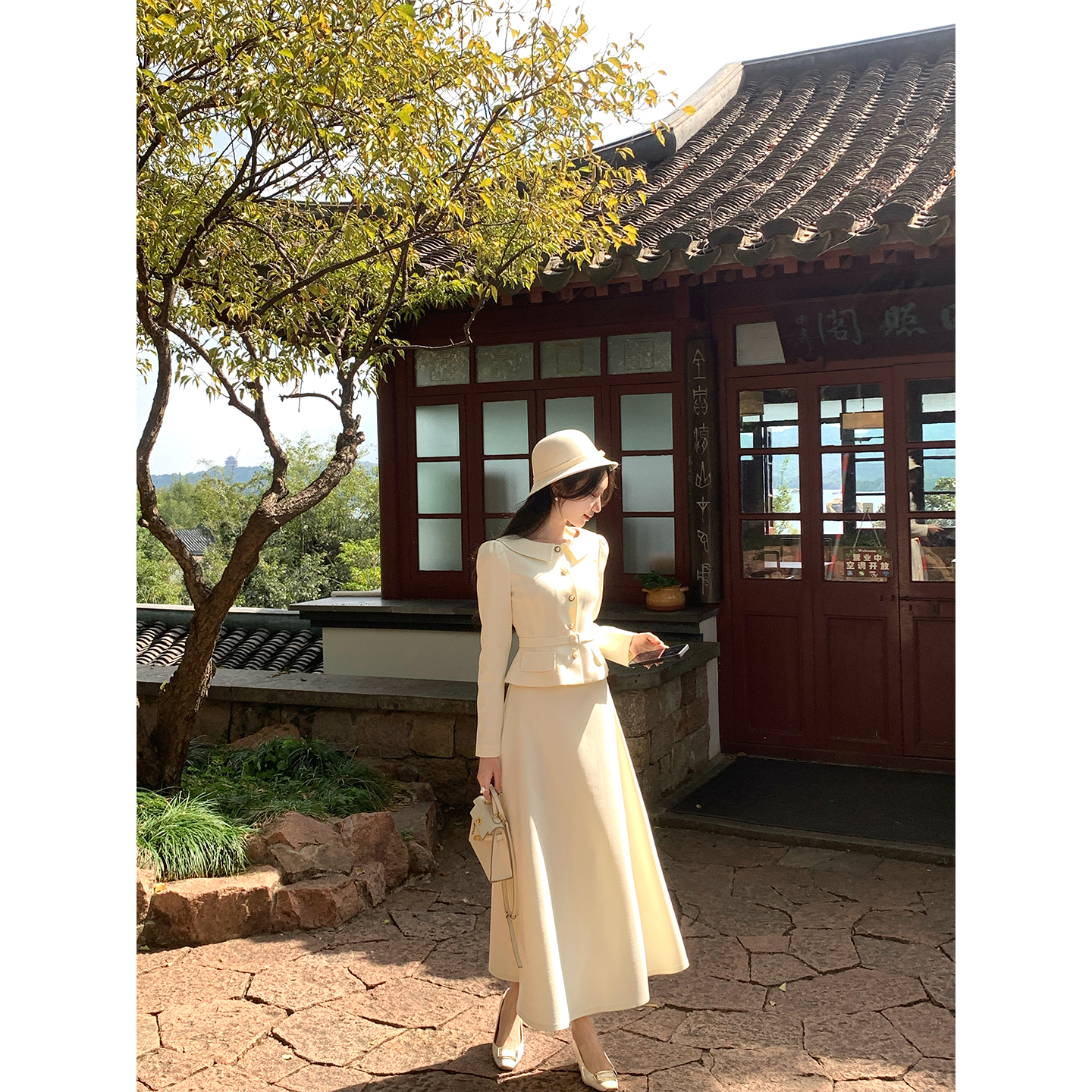 韩语琳11/11杏色时尚套装