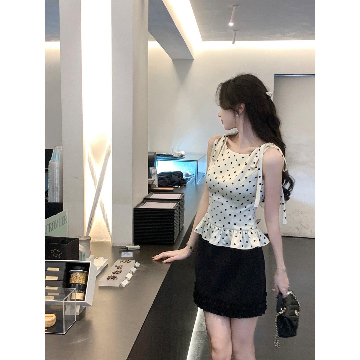 韩语琳 法式缎面波点吊带背心套装女夏季木耳边短裙气质两件套