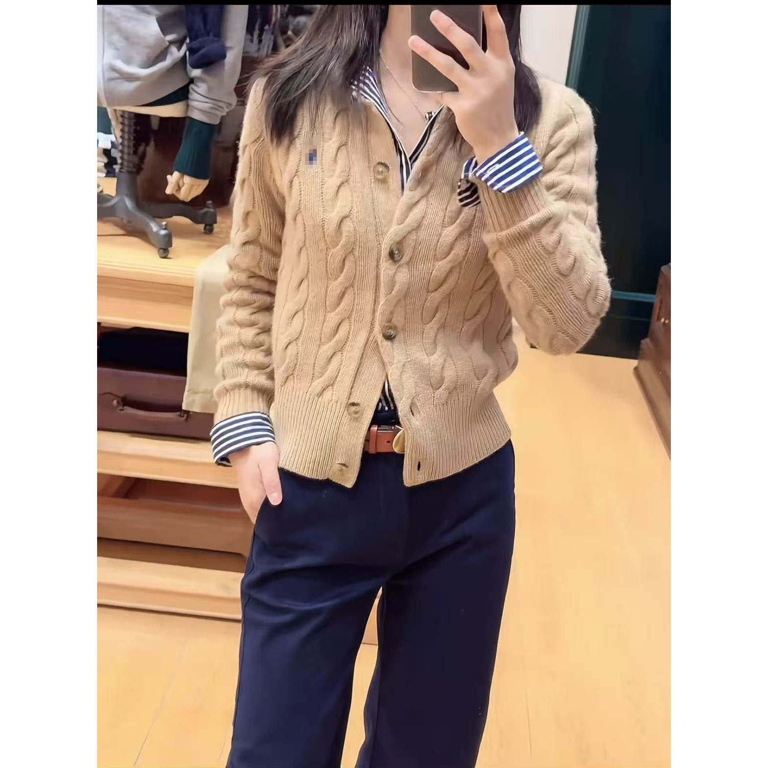 2025秋冬女士小马仔羊毛羊绒绞花针织开衫