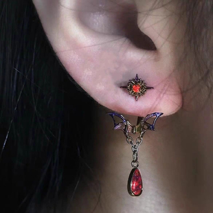 「恶魔之翼」哥特风血红色锆石蜘蛛耳钉小众设计感甜酷风蝙蝠耳饰