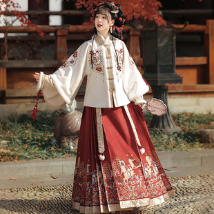 明制冬装汉服新年女款原创福马临门中国风方领上袄马面裙日常套装