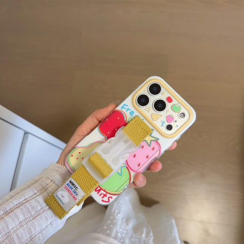 小众高级感小清新水果腕带适用苹果17 Pro Max 16 15 14 手机壳支架小众原创缝线草莓梨子全包精孔保护摄像头
