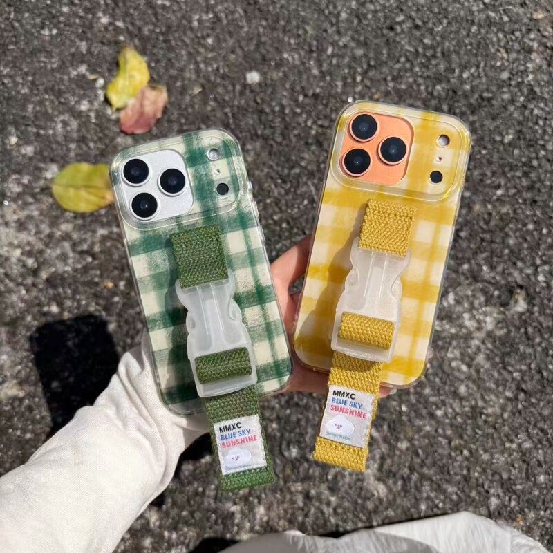 ins韩风格子适用苹果17 16 15 Pro Max手机壳液态硅胶腕带iPhone13 14支架夏日绿色黄色创意支架小众便携简约