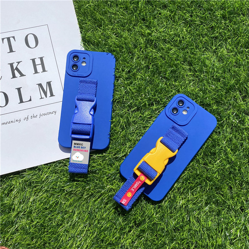 撞色克莱因蓝腕带适用于苹果17 16 15 pro max手机壳iphone14 13Promax保护套12 11斜挎XR支架mini