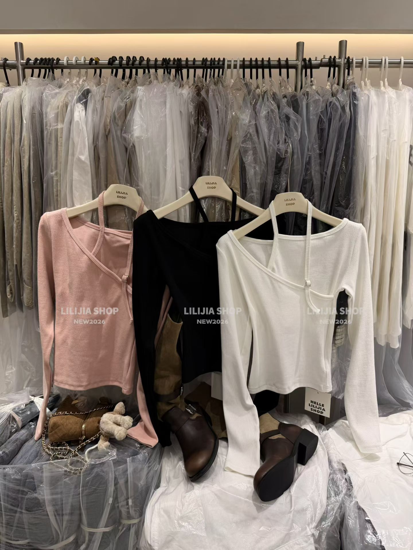 Miss家 2026秋季新款韩版时尚百搭显瘦挂脖长袖T恤女打底衫上衣