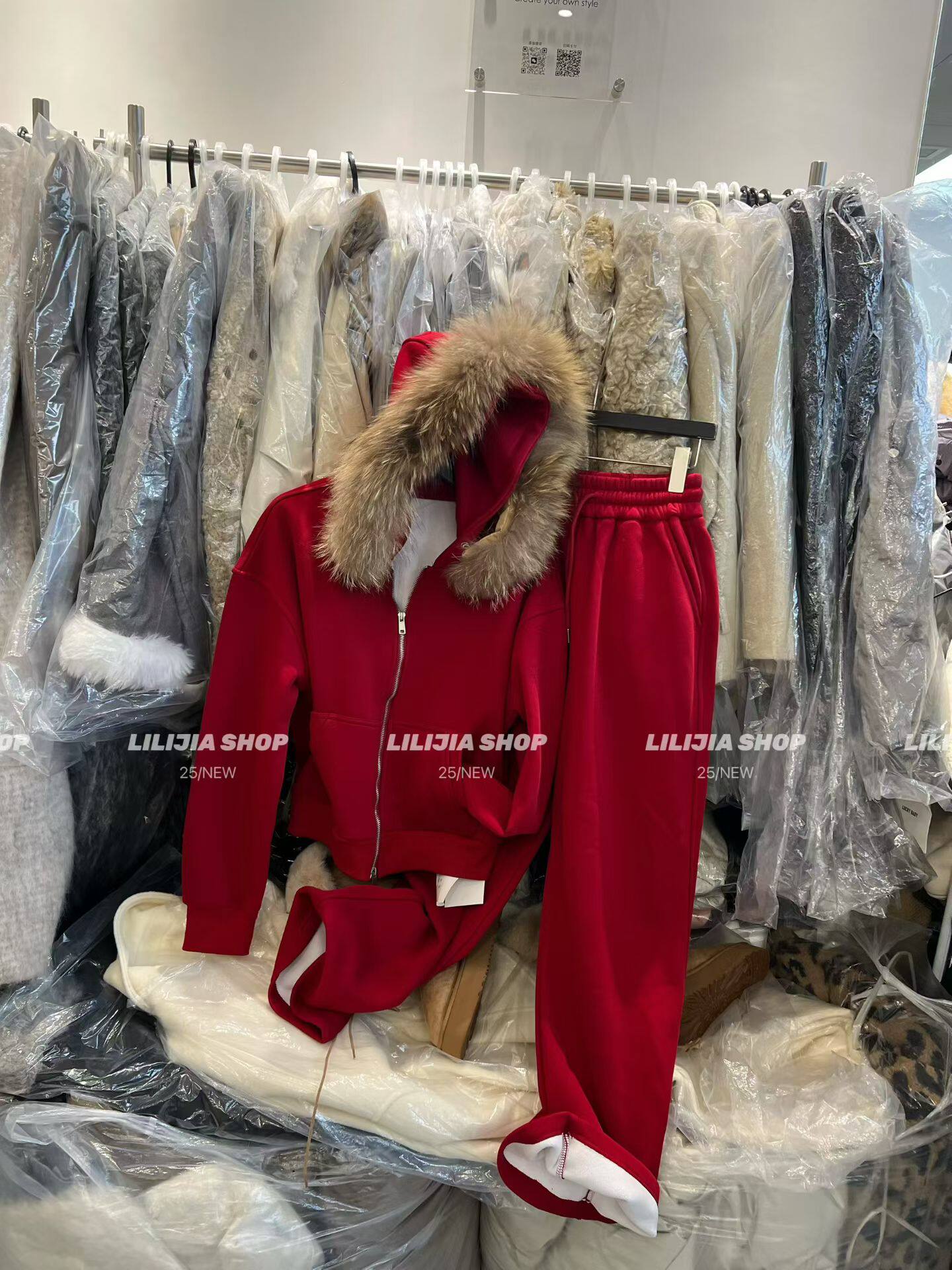 Miss家 高级感加绒红色毛领连帽卫衣套装女25冬新款阔腿裤两件套,女装/女士精品,时尚套装,淘宝优惠券,粉丝福利购,淘宝优惠卷