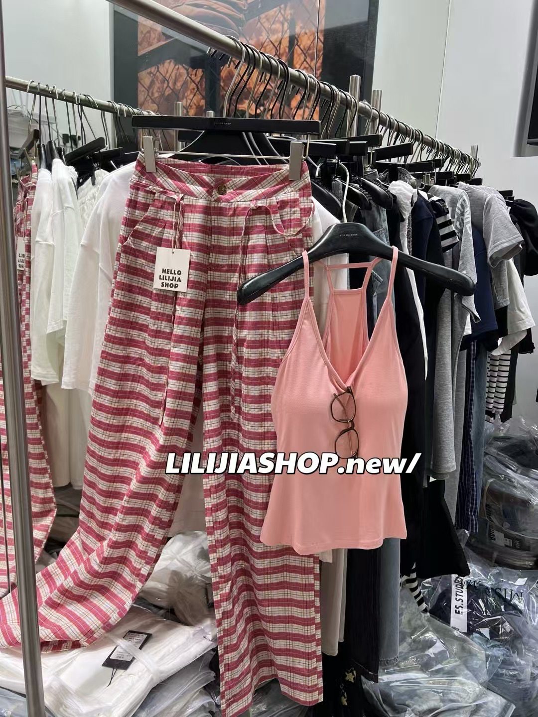 Miss家 2025夏季新款韩版时尚百搭显瘦粉色背心+条纹阔腿裤女套装