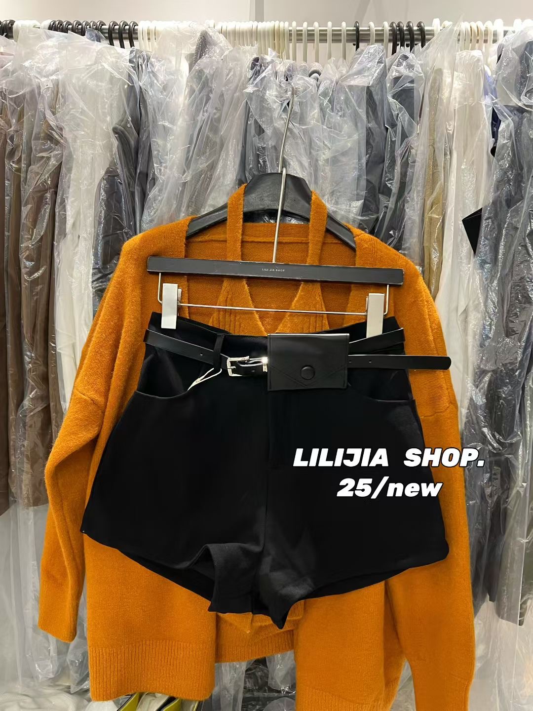 Miss家 西装裤2025秋季百搭高腰显瘦设计感短裤纯色休闲裤配腰包