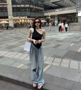 Miss家 气质设计感斜肩针织吊带背心女2023新款修身辣妹外穿上衣