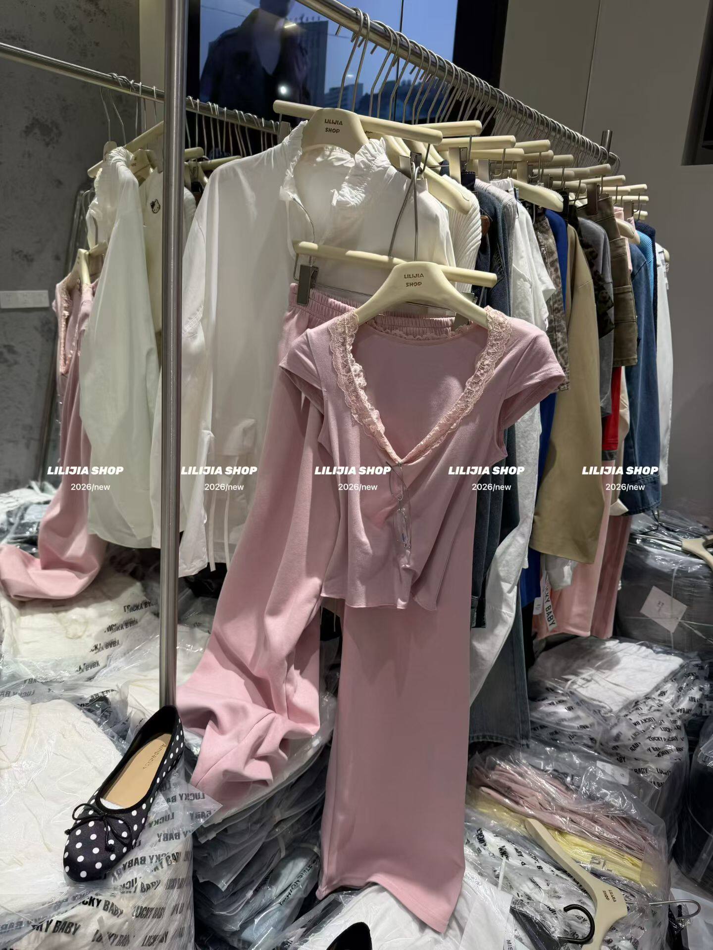 Miss家 2026夏季新款韩版时尚百搭显瘦短袖T恤+粉色休闲裤套装女