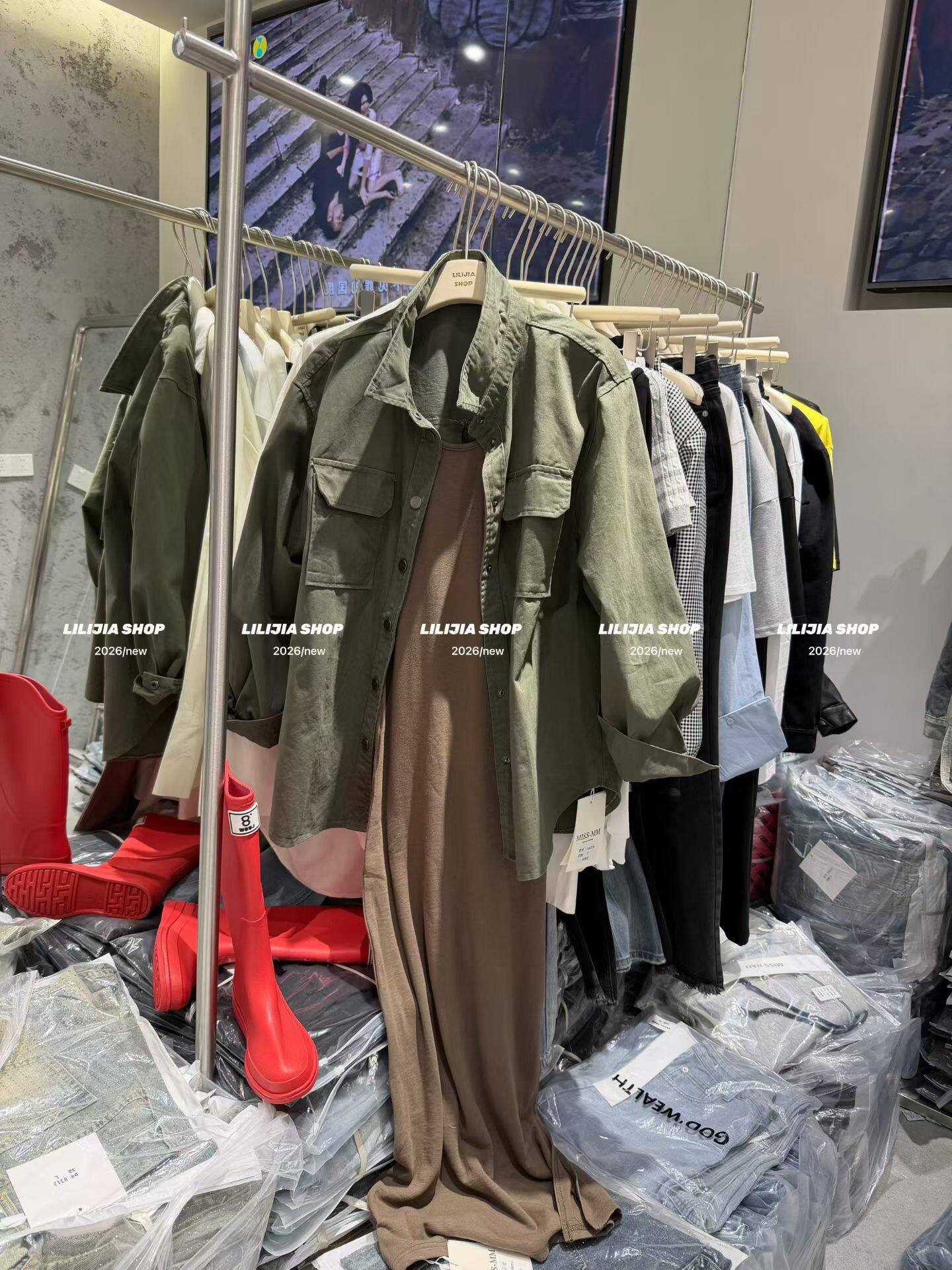 Miss家 2026新款韩版时尚百搭显瘦翻领长袖衬衫+背心连衣裙两件套