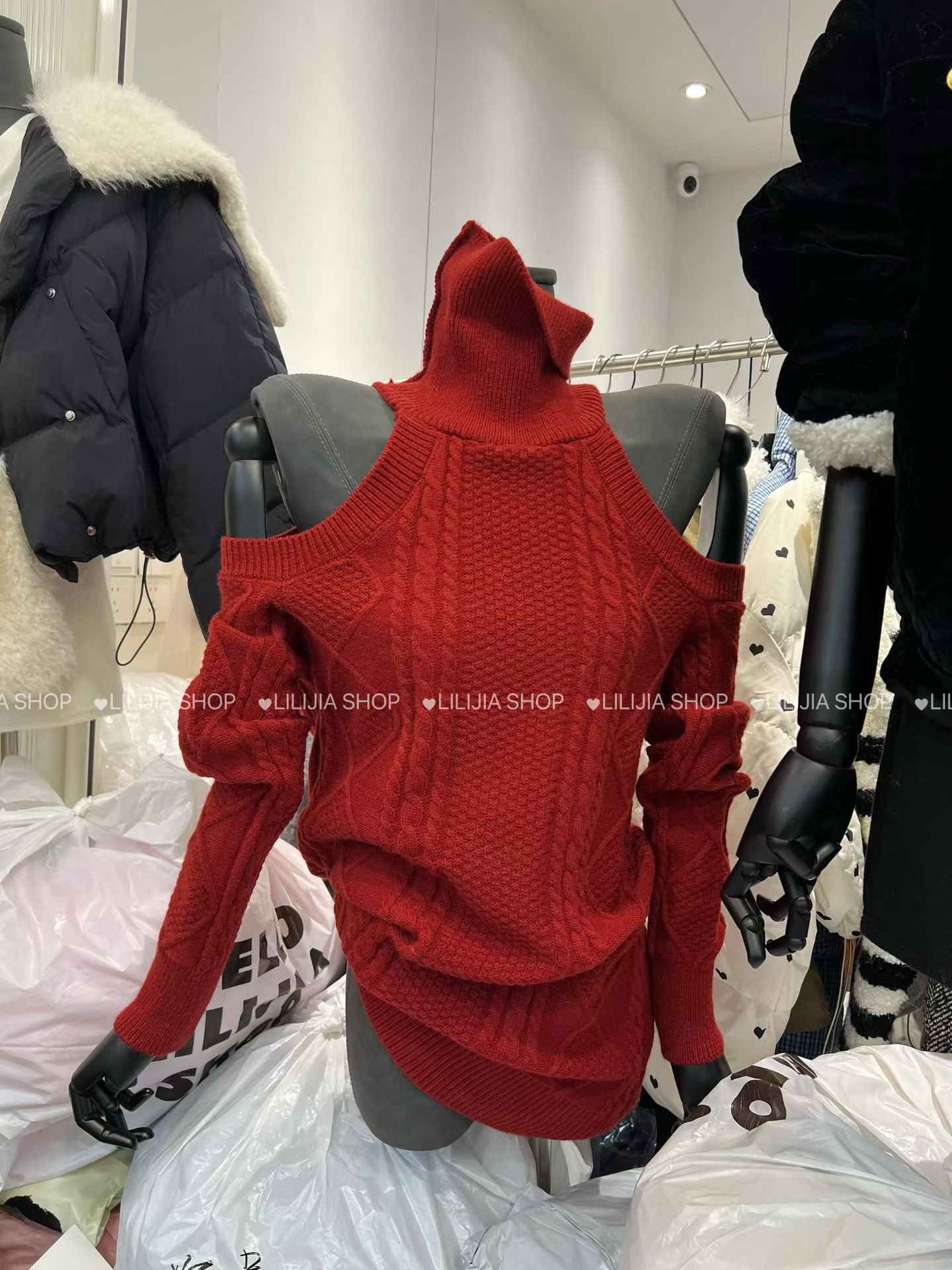 Miss家 韩系性感麻花纹高领露肩露背毛衣冬季新款复古辣妹风气质