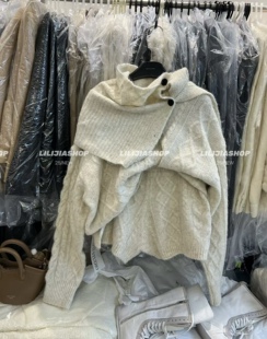 Miss家 2025秋冬韩版时尚百搭宽松围脖针织毛衣+短裤三件套套装