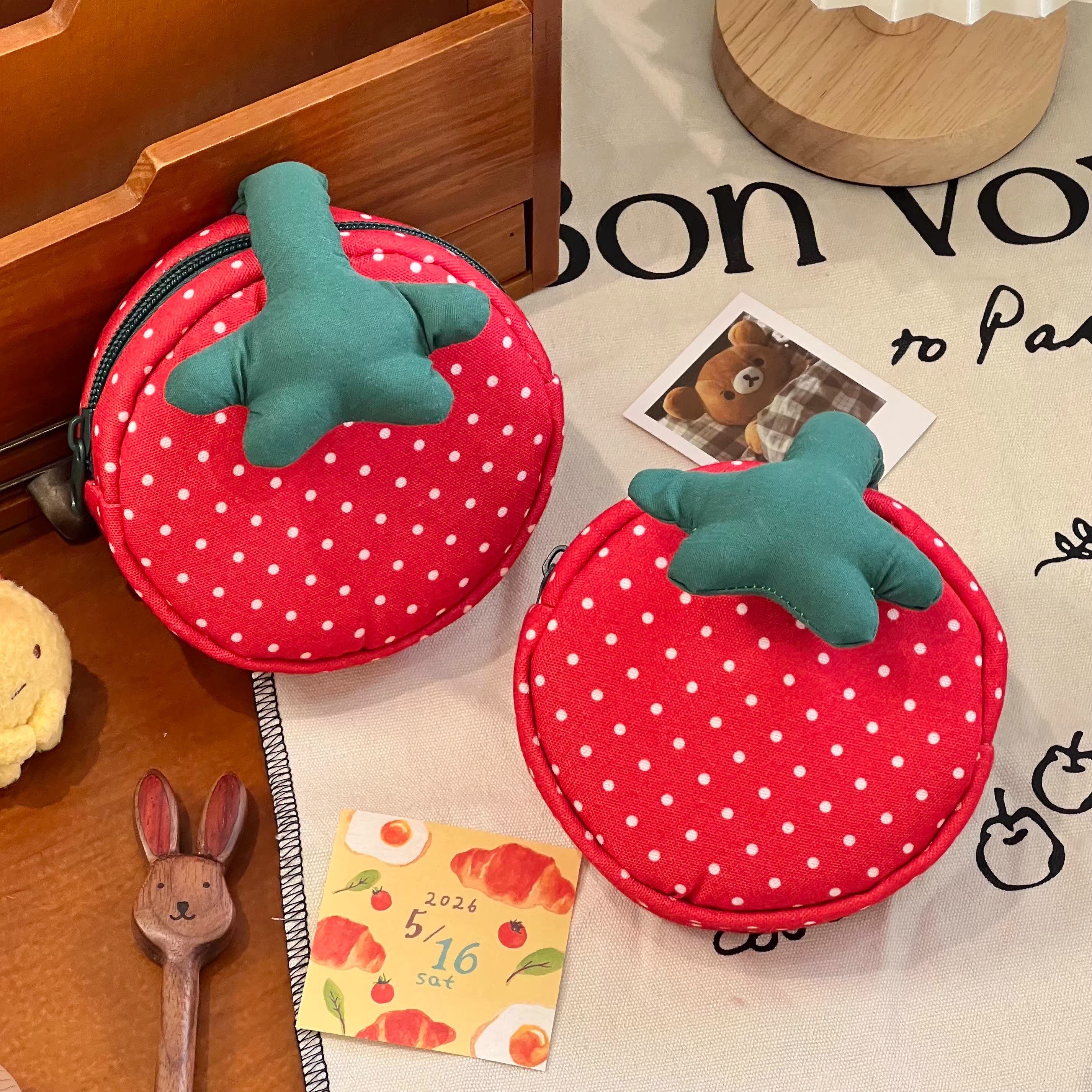 可爱番茄波点小胖包日系可爱零钱包学生随身便携迷你杂物收纳包包,模玩/动漫/周边/娃圈三坑/桌游,动漫背包/钱包/箱包,淘宝优惠券,粉丝福利购,淘宝优惠卷