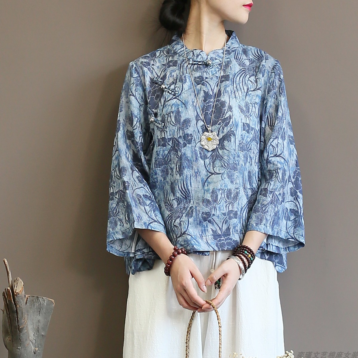 原創複古民族風蠟染印花盤扣襯衫中式漢服立領茶服苎麻寬松上衣女在類目 女裝/女士精品, 襯衫中 - 來自Buy2taobao.com提供專業的淘寶代購服務