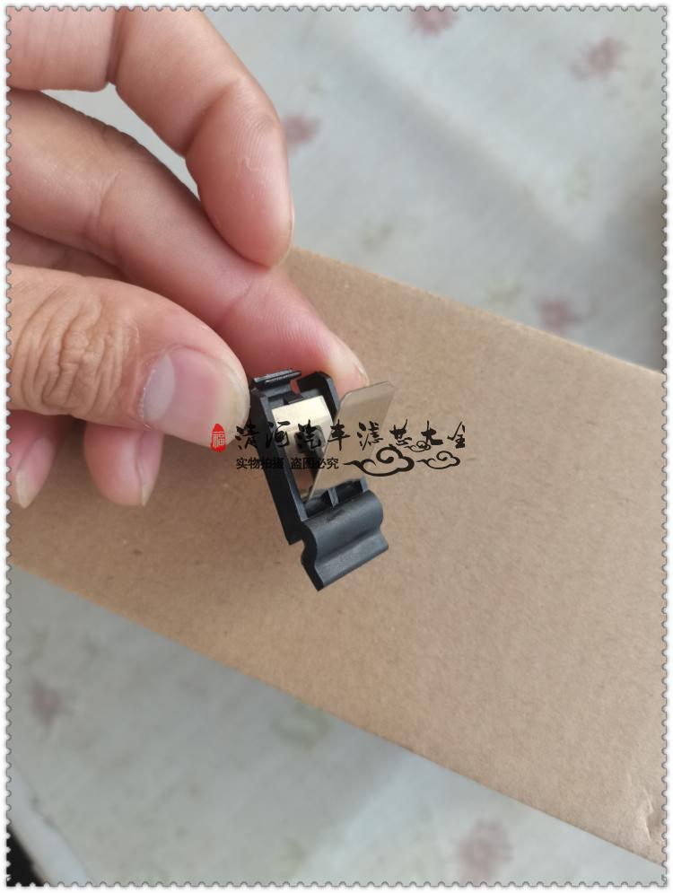 适配比亚迪F3油箱门弹簧F3加油口盖弹簧片  油箱门弹片 配件
