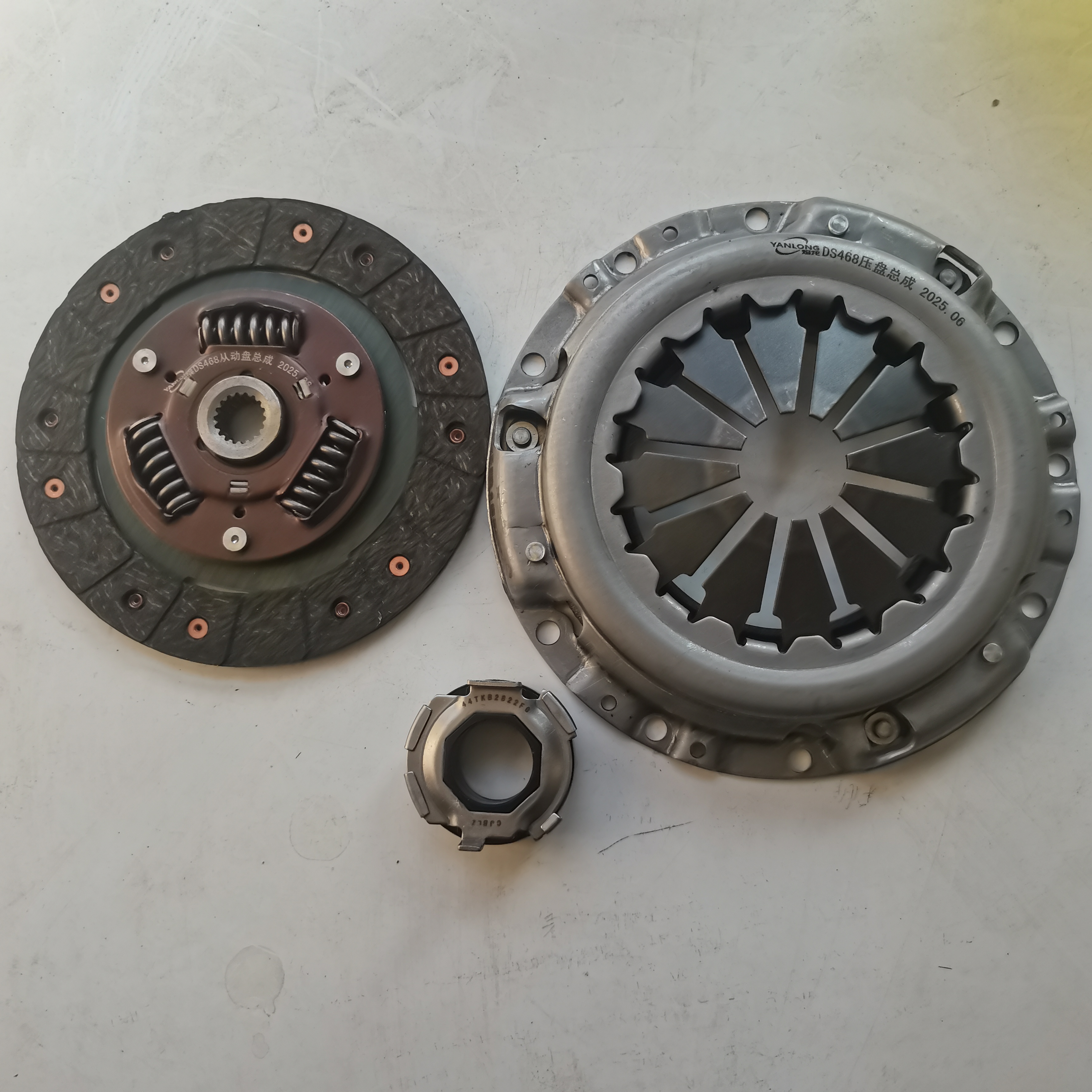 奇瑞QQQQ3离合器三件套手动挡