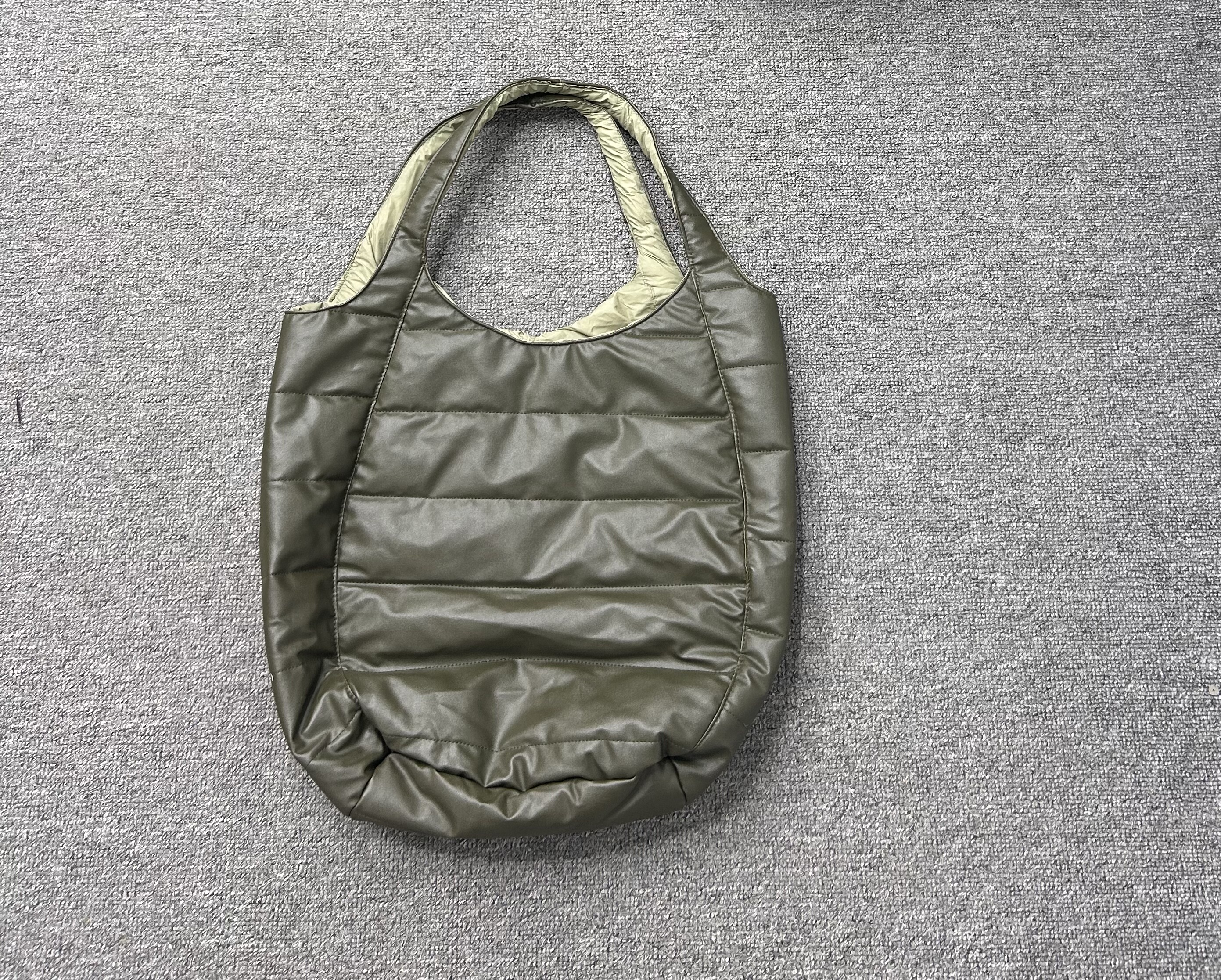 10.29源货瑕疵款几十个单肩夹棉单肩手提包女水桶包