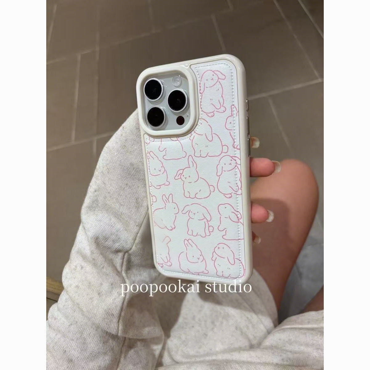 涂鸦线条兔子适用于苹果17promax白粉14 15 16软壳13p防摔17简约13