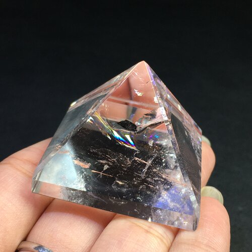 纯天然白水晶爆彩金字塔玄关摆件