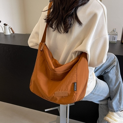 斜跨帆布包包女大容量单肩包