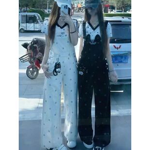 杏色星星印花牛仔背带裤女夏2026新款小清新小众宽松直筒休闲长裤