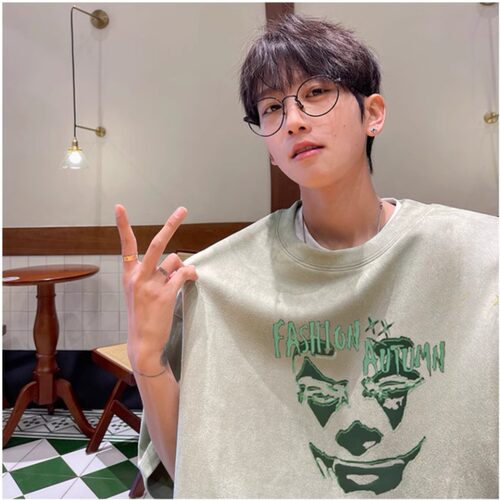 短袖港风宽松男女同款T恤便宜