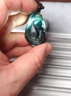 天然绿色蓝宝石雕刻年年有余挂件吊坠男款正品包邮特价山东昌乐