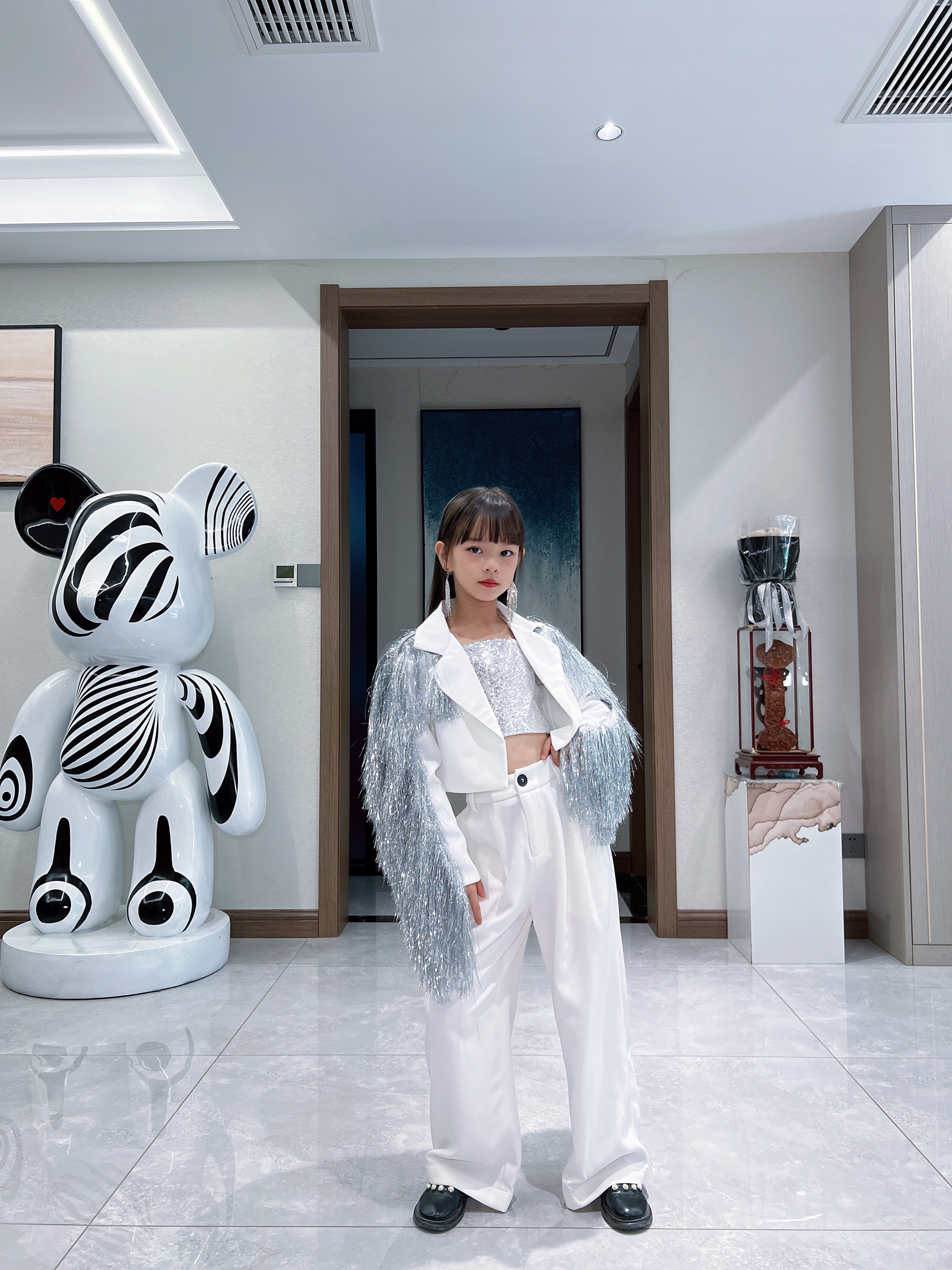 女童走秀西装潮服2024新款儿童模特t台演出服装少儿爵士舞表演服